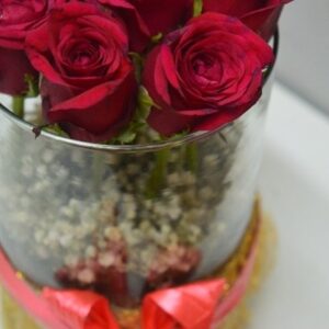 Rose arrangement in glass vase – Delivery only in Bangalore