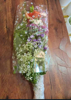 Fresh Cut Assorted Blooms – 10 to 12 Stems with Fillers